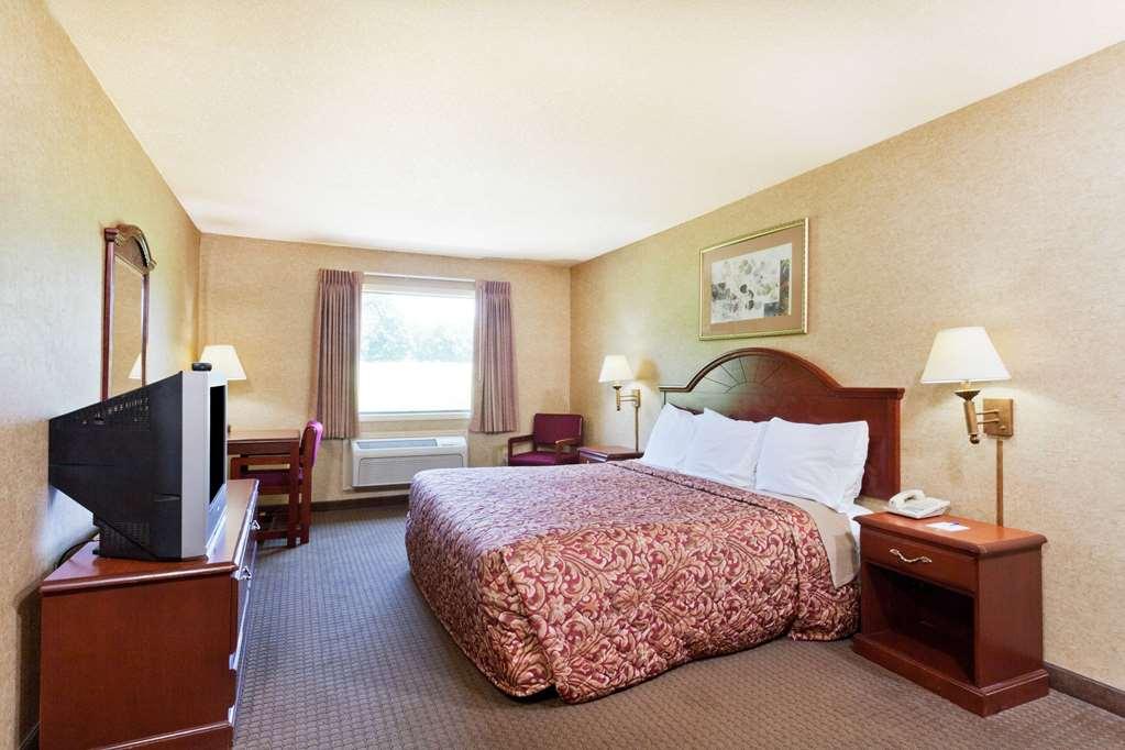 Days Inn & Suites By Wyndham Wynne Facilities photo