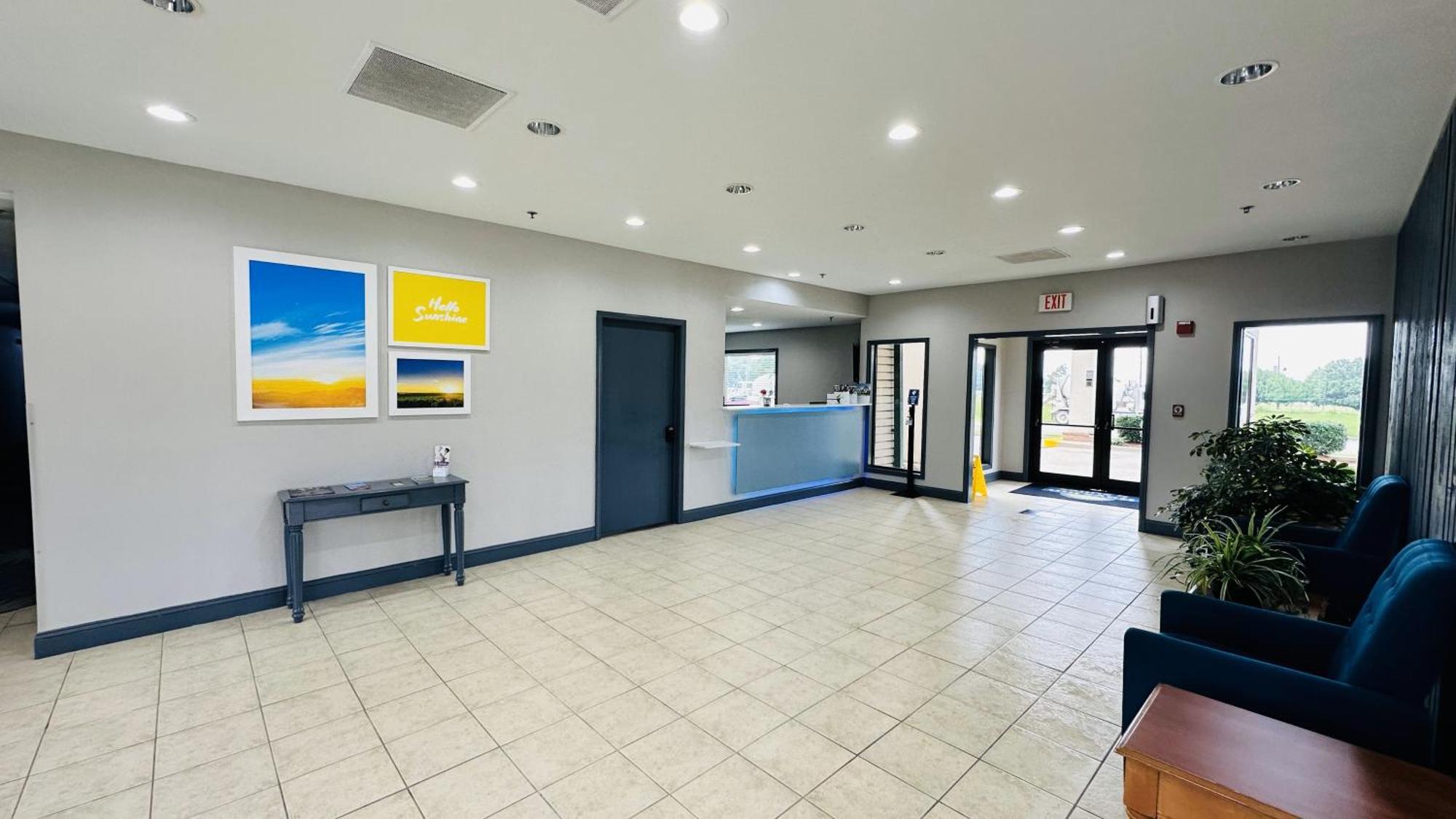 Days Inn & Suites By Wyndham Wynne Exterior photo